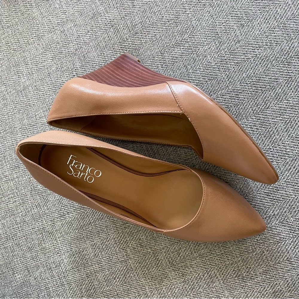 Frankie wedges in tan